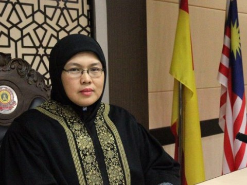 IIUM Alumni, one of Msia's first female Syariah High Court judges named in BBC's 100 Women list 