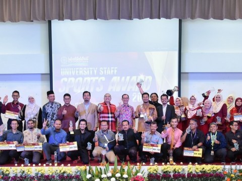 IIUM staff honoured with 15 awards for sports
