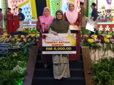 Congratulations Nurussyahamah on placing herself third in Majlis Tilawah Quran of Terengganu!