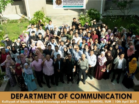 Rector visits Department of Communication