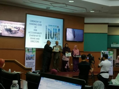 Ceremony of Handling Over of IIUM Accountability Starter Kit to Deans and Directors