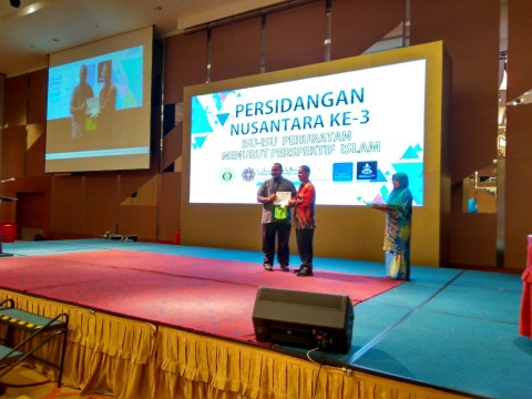 Best Oral Presenter at the 3rd Nusantara Conference  by Our Staff! Congratulations!
