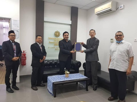 ​LoI signing on Halal related activities between INHART and MISDEC Melaka  